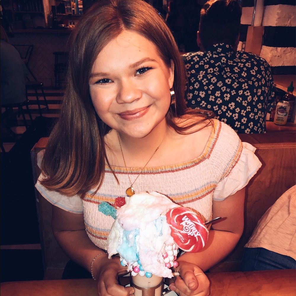 Meet your Posher, Julia